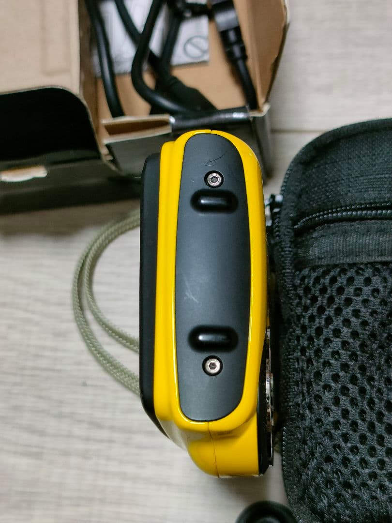美品　FUJIFILM FINEPIX XP80 防水カメラ