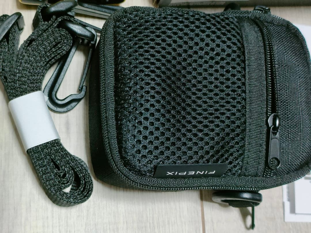 美品　FUJIFILM FINEPIX XP80 防水カメラ