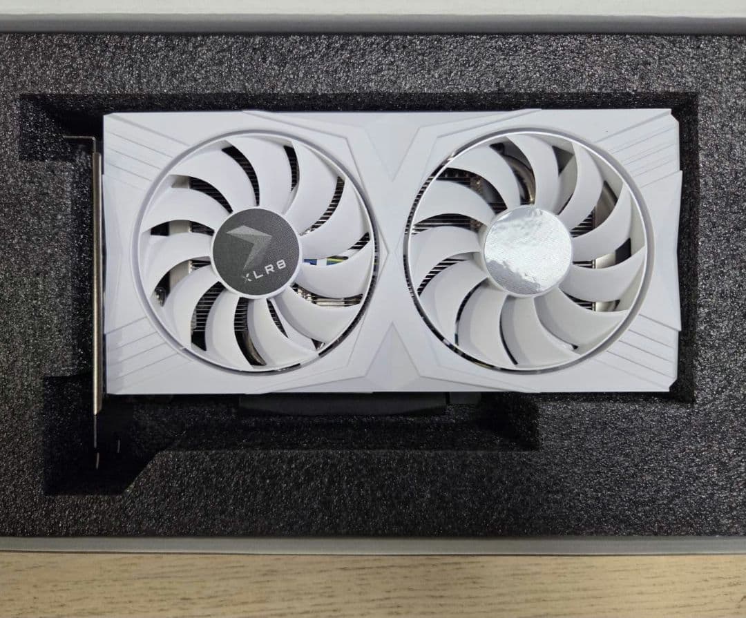 PNY グラフィックボード GeForce RTX 4060 8GB XLR8