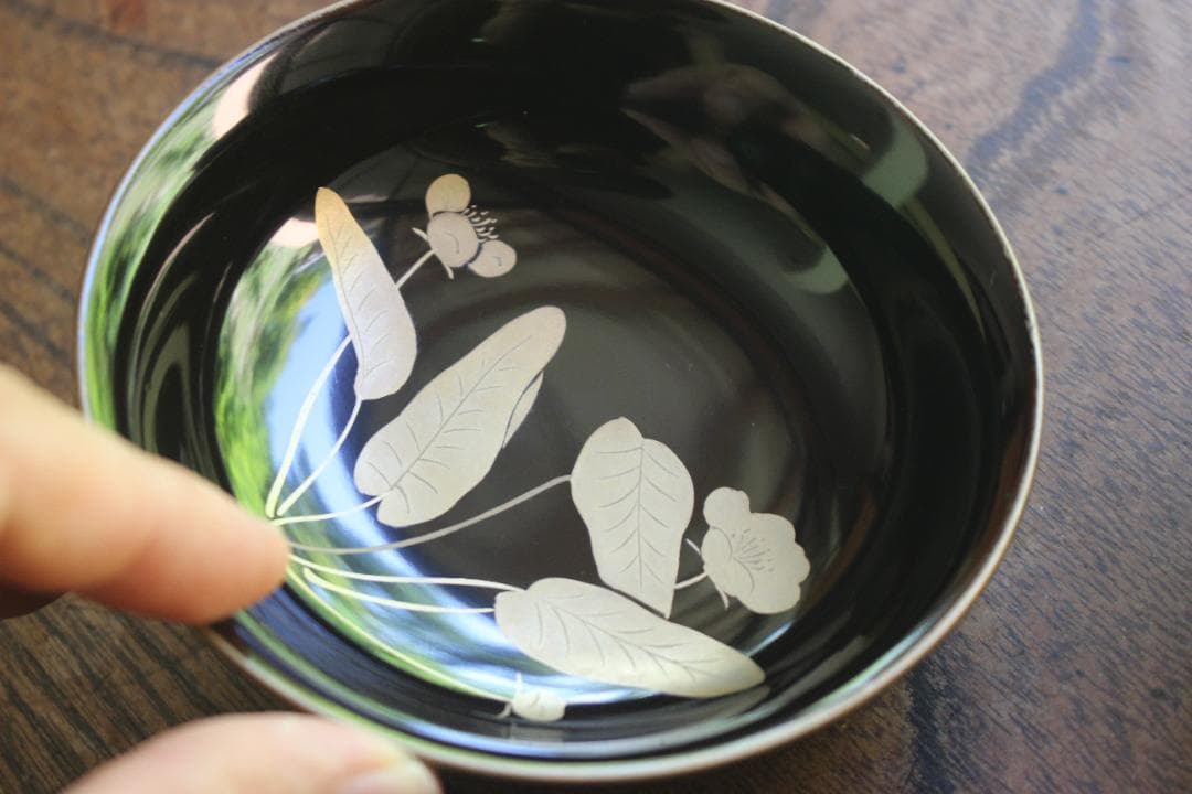 デッドストック！時代金縁黒漆に優美な草花蒔絵の映える小皿6点（検輪島塗蒔絵皿