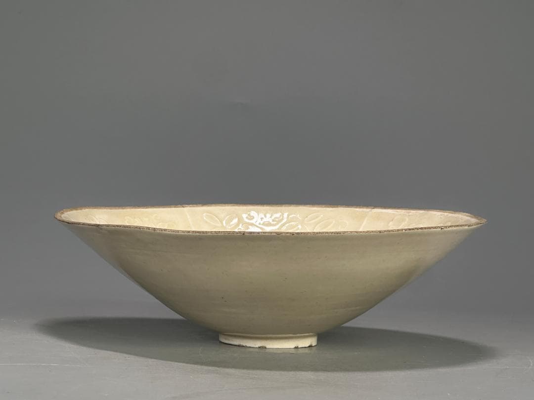 A4S15　中国美術　定窯　白磁刻花卉文鉢　茶碗　時代物　唐物　宋時代