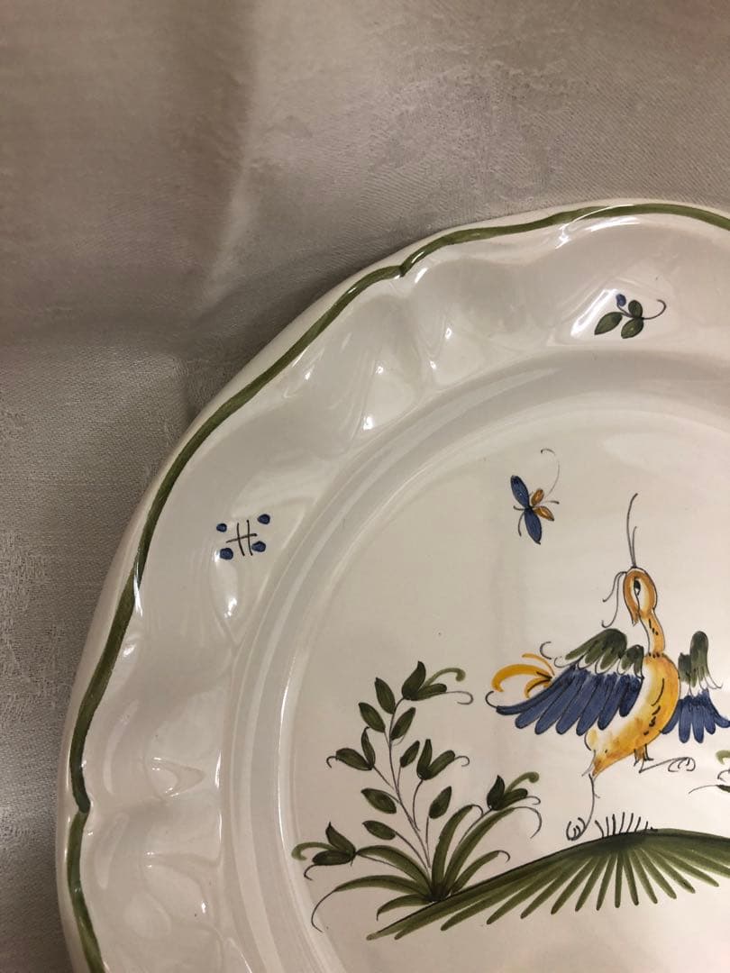 美品　南フランスのMoustier焼の手書き花リムプレート24,5cm