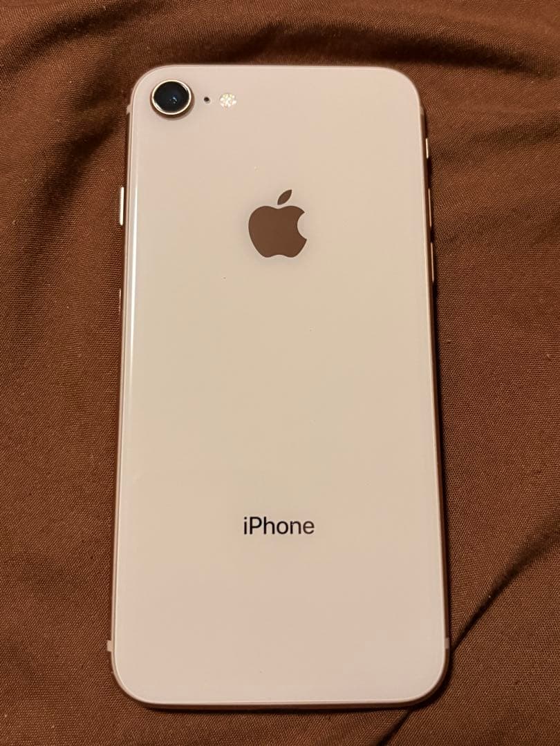 S*様 iPhone8 Gold 64GB SIMフリーバッテリー85% 純正ケ