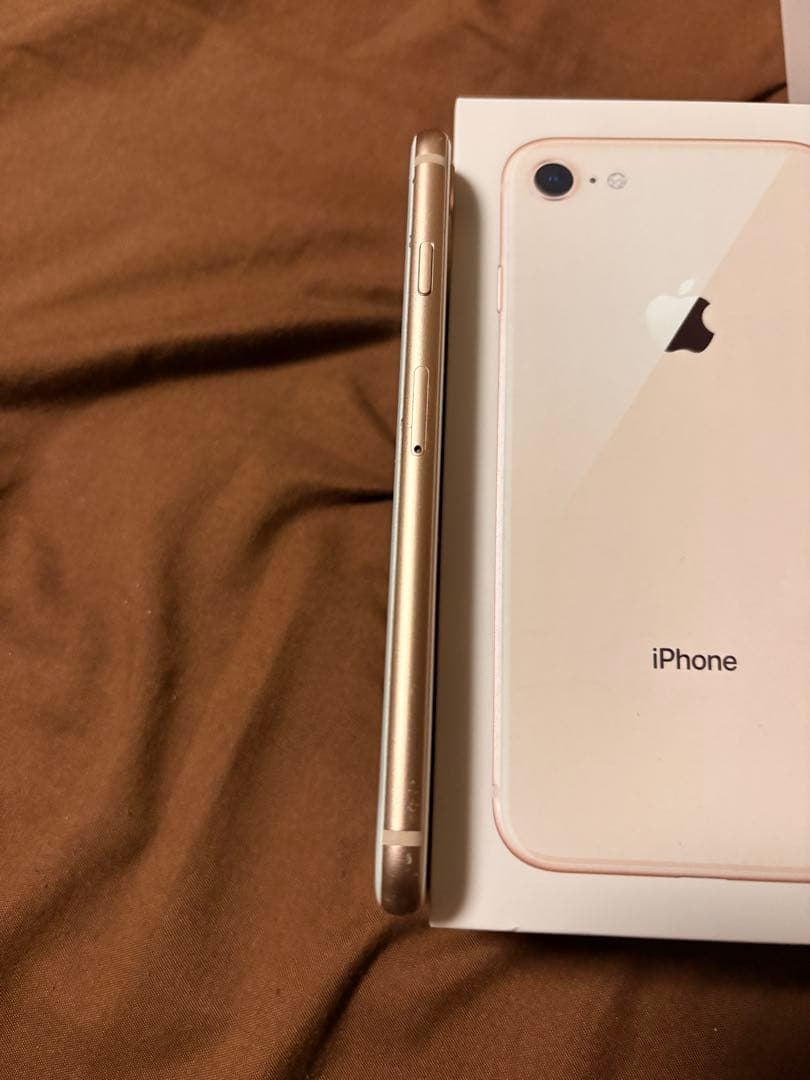 S*様 iPhone8 Gold 64GB SIMフリーバッテリー85% 純正ケ