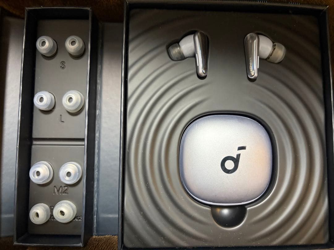 新品soundcore3 、 中古美品Liberty 4 イヤホンセット