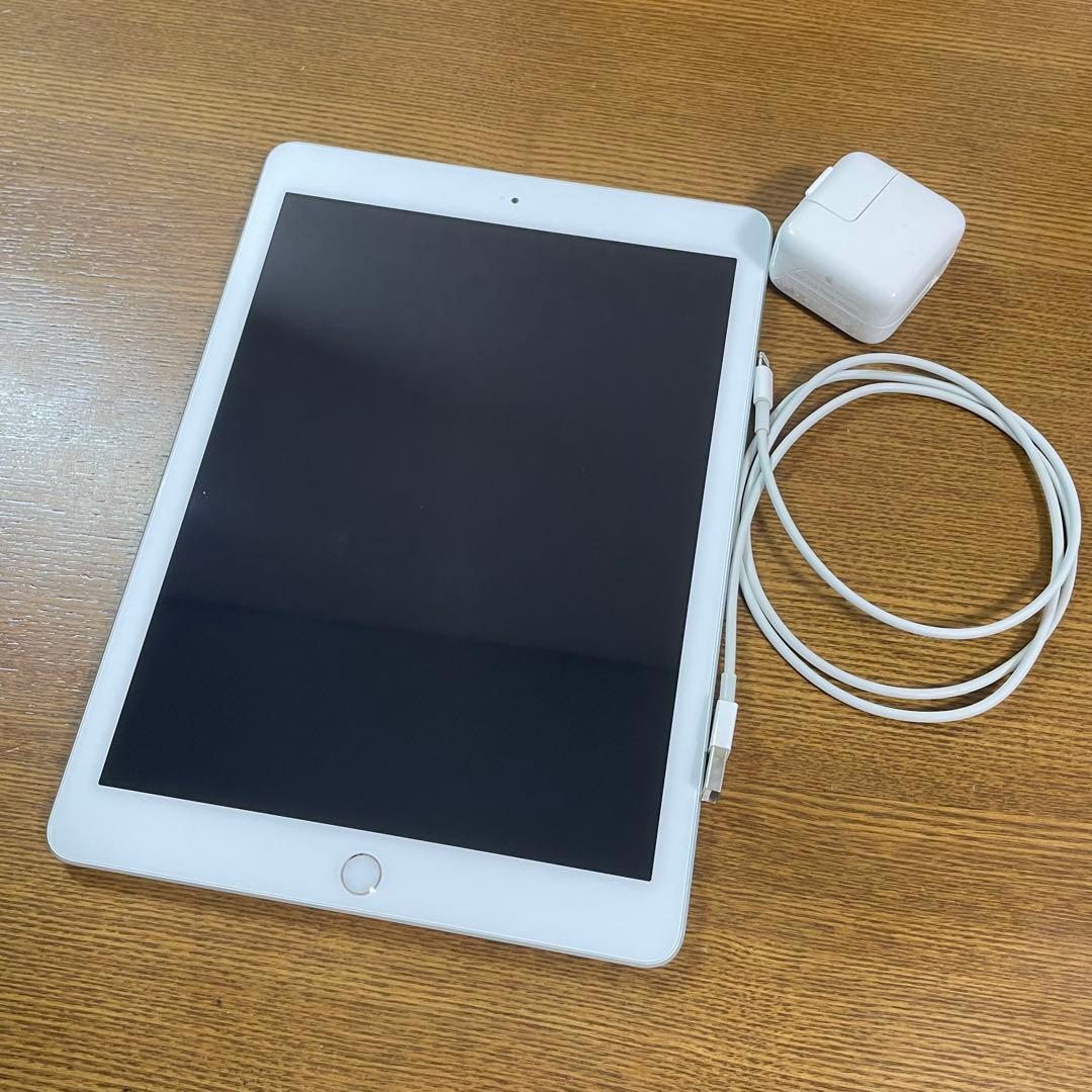 iPad 第6世代 9.7インチ 32GB セルラー（SIMロック解除済み）