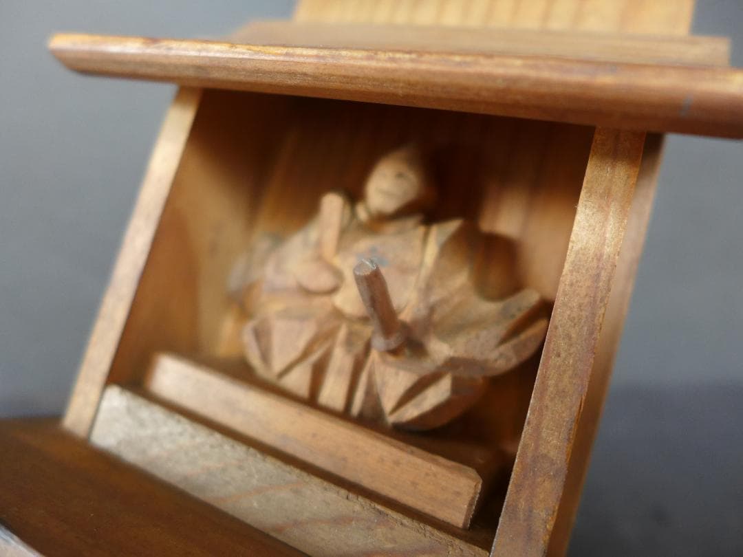 時代物　古い一刀彫り木彫　菅原道實　学問の神様　神棚風壁掛け　アンティーク　骨董