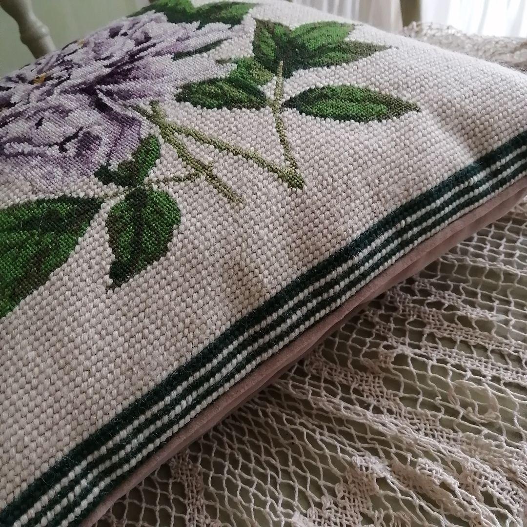 プチポワン　ニードル　手刺繍　 アンティーク　クッションカバー