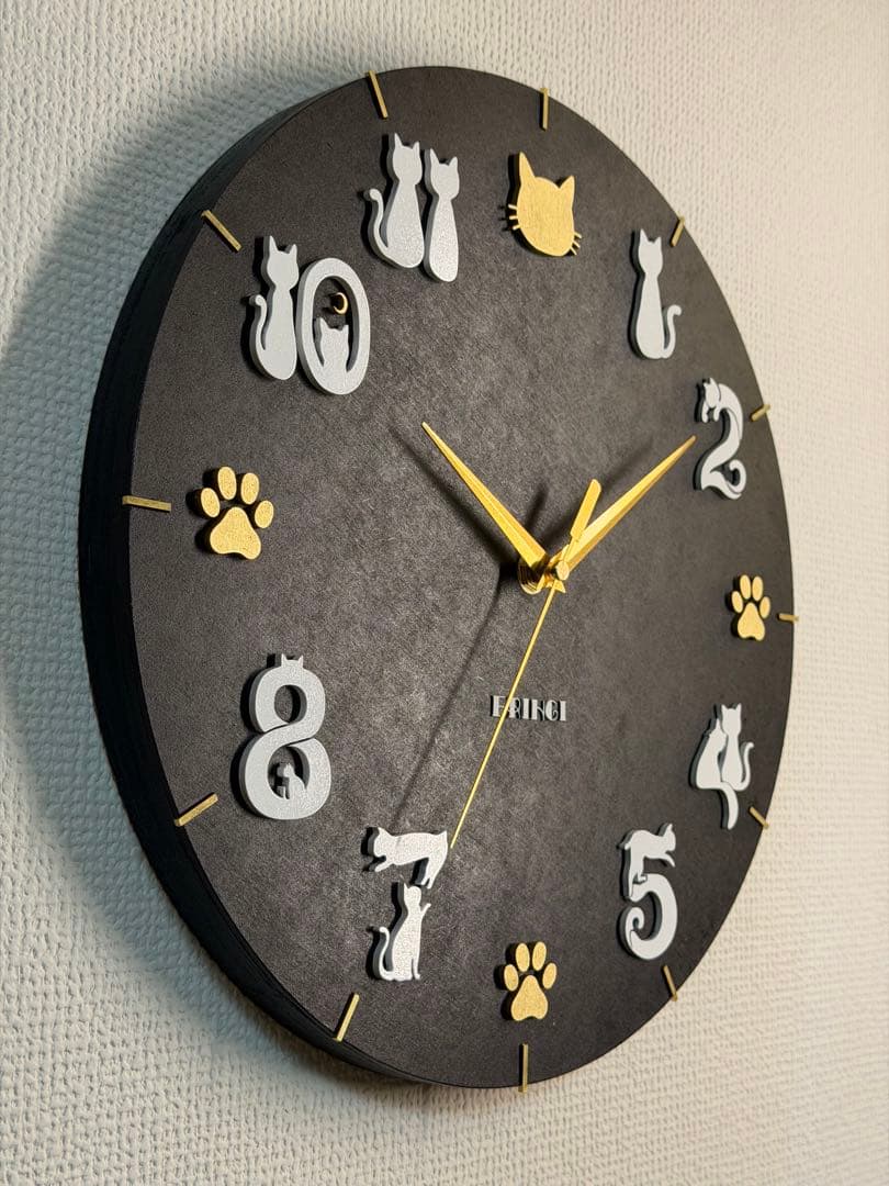 [送料無料]CatCharacterClockモダンでオシャレな猫文字壁掛け時計