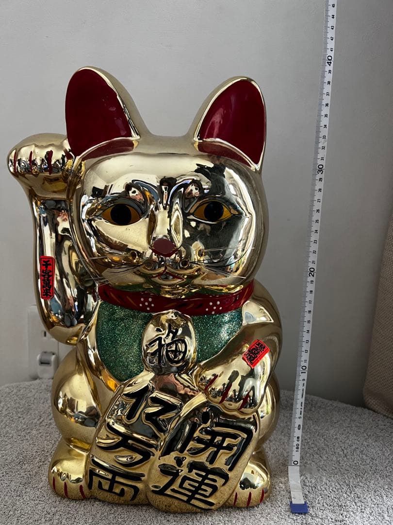 金色の招き猫　(=^ェ^=)右手あげ　貯金箱＆置物