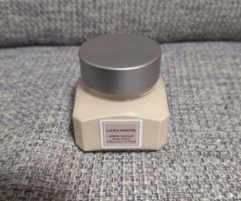 【限定品】ローラメルシエ アンバーバニラ15ml ＋ボディクリーム 60g