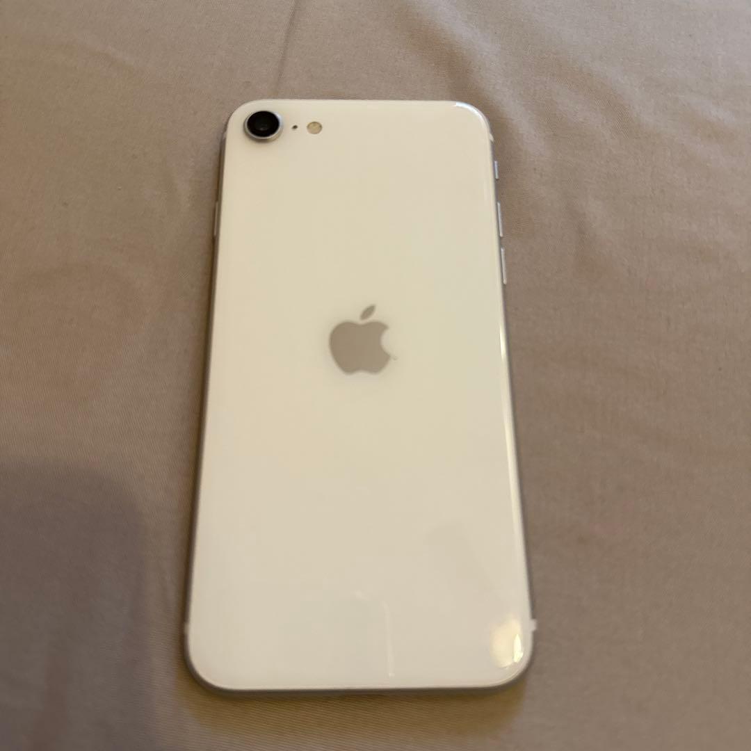 iPhone SE 第二世代　画面に傷あり　初期化済み