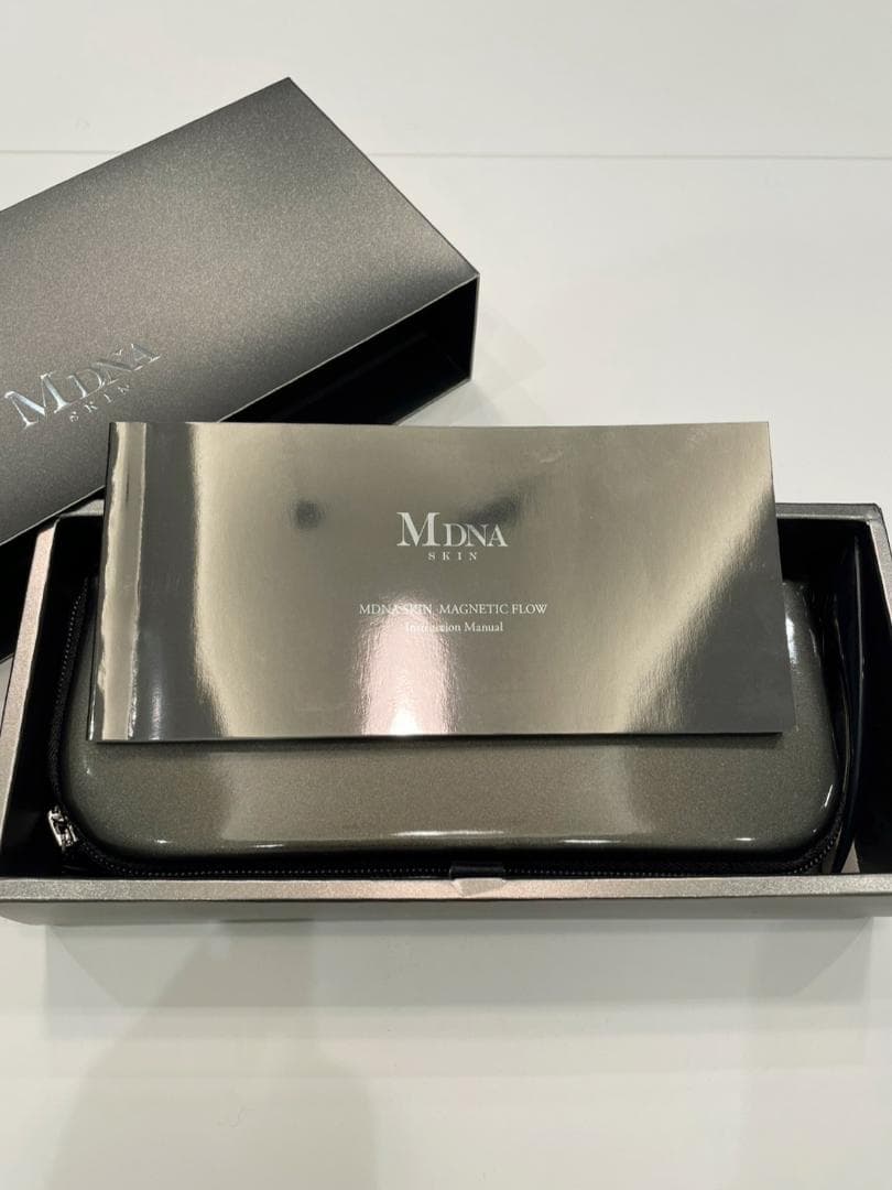 【美品】MDNA SKIN＊MAGNETIC FLOW＆マスクリムーバーシート
