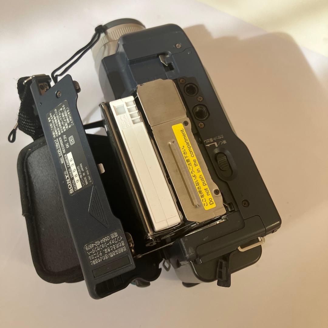 SONY　DCR-TRV17 ビデオカメラ