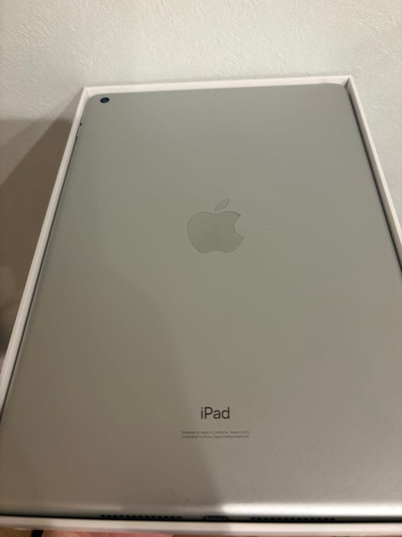 iPad 第8世代 wifiモデル128GB おまけ多数
