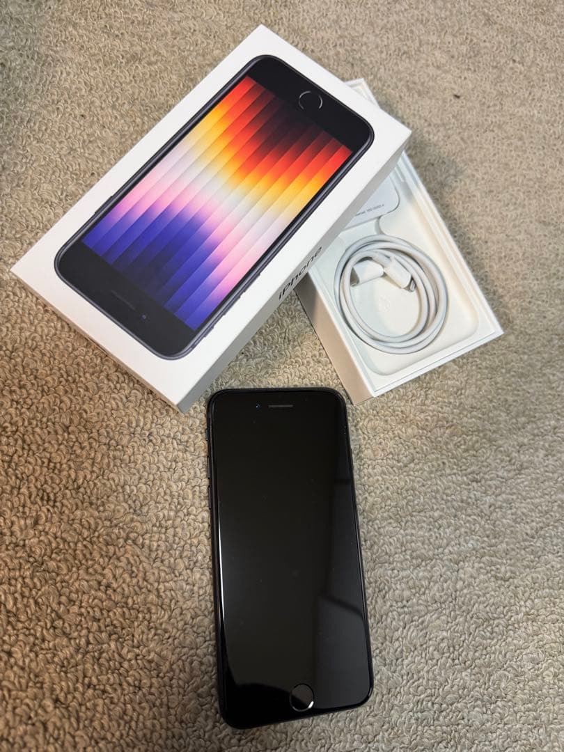 Apple iPhone SE3 本体 64GB