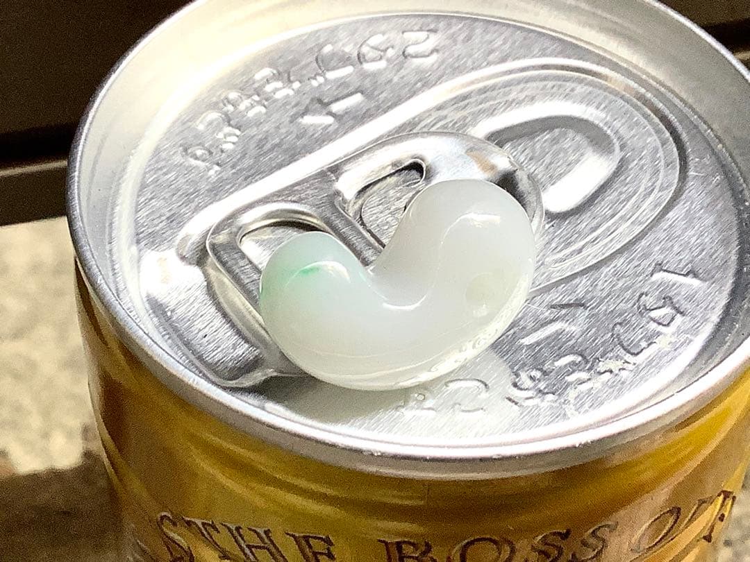 ⭕️品質とお値段に自信あり‼️ 糸魚川翡翠ジェダイト勾玉　縁起物　本物ソーティング付