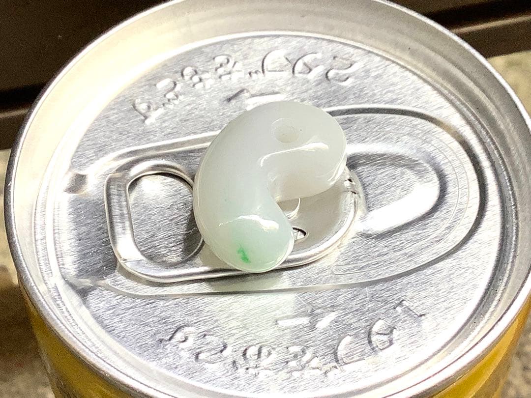 ⭕️品質とお値段に自信あり‼️ 糸魚川翡翠ジェダイト勾玉　縁起物　本物ソーティング付