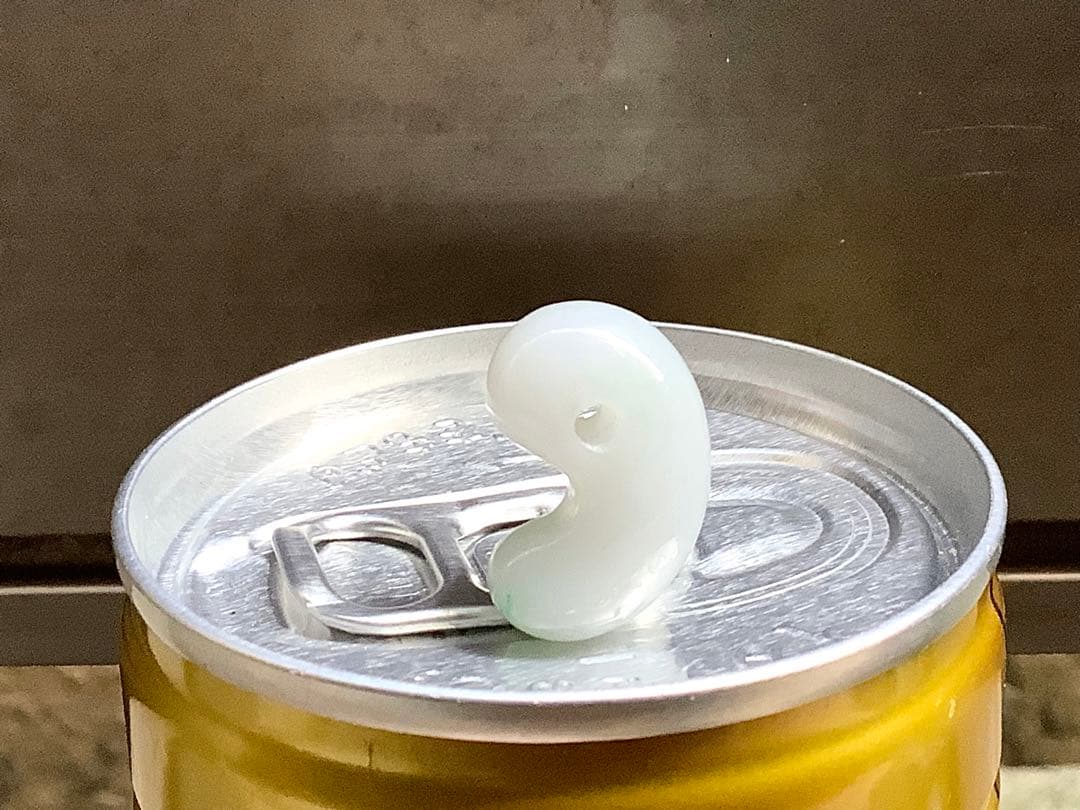 ⭕️品質とお値段に自信あり‼️ 糸魚川翡翠ジェダイト勾玉　縁起物　本物ソーティング付
