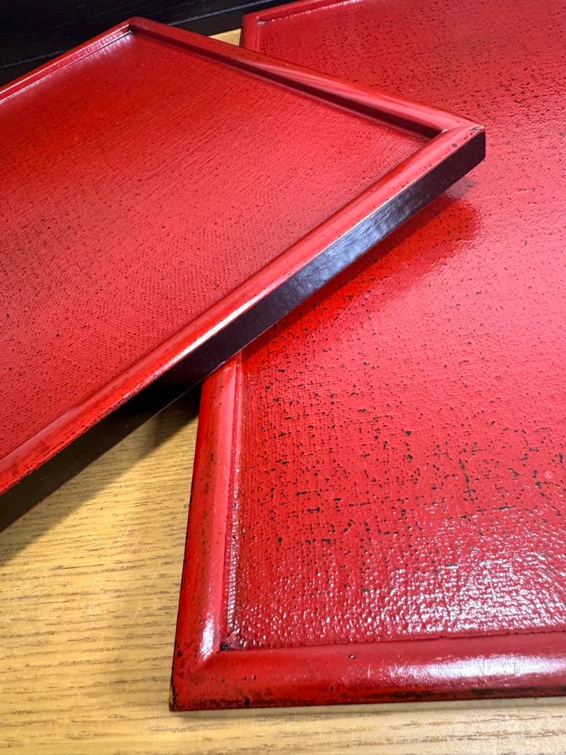 両面膳　赤と黒の両面　2枚　布目塗り　曙塗り　根来塗り　未使用品　共箱