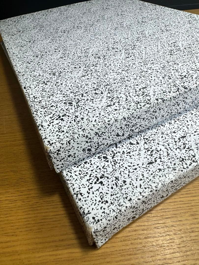 両面膳　赤と黒の両面　2枚　布目塗り　曙塗り　根来塗り　未使用品　共箱