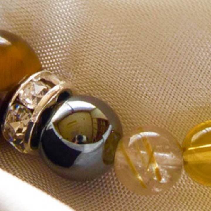 モテ男の11月金運の誕生石ブレスレットシトリン