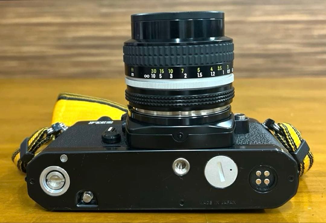 極上品　ニコン　FM2　一眼レフフィルムカメラ　レンズフィルターキャップケース付