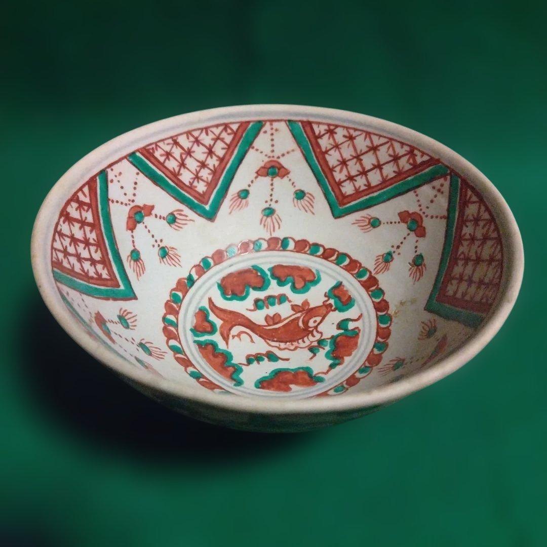 赤と緑の装飾 陶器 茶碗　赤絵　中国製