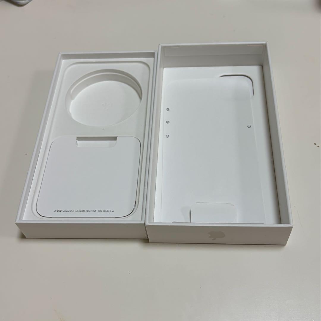 Apple iPhone13 256GB 本体 スターライト simなし