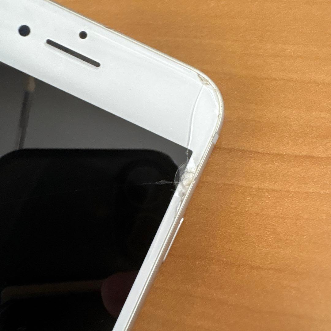 お*り様 iPhone 8 64GB 画面割れ SIMロック解除済み