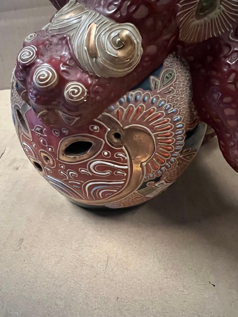 獅子の陶器置物