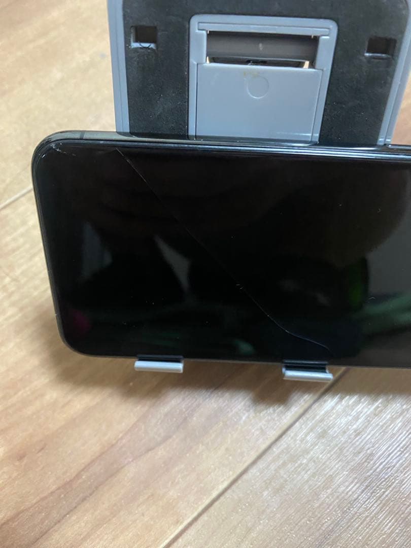 iPhone 11 Pro 256gb 画面割れジャンク純正バッテリー98