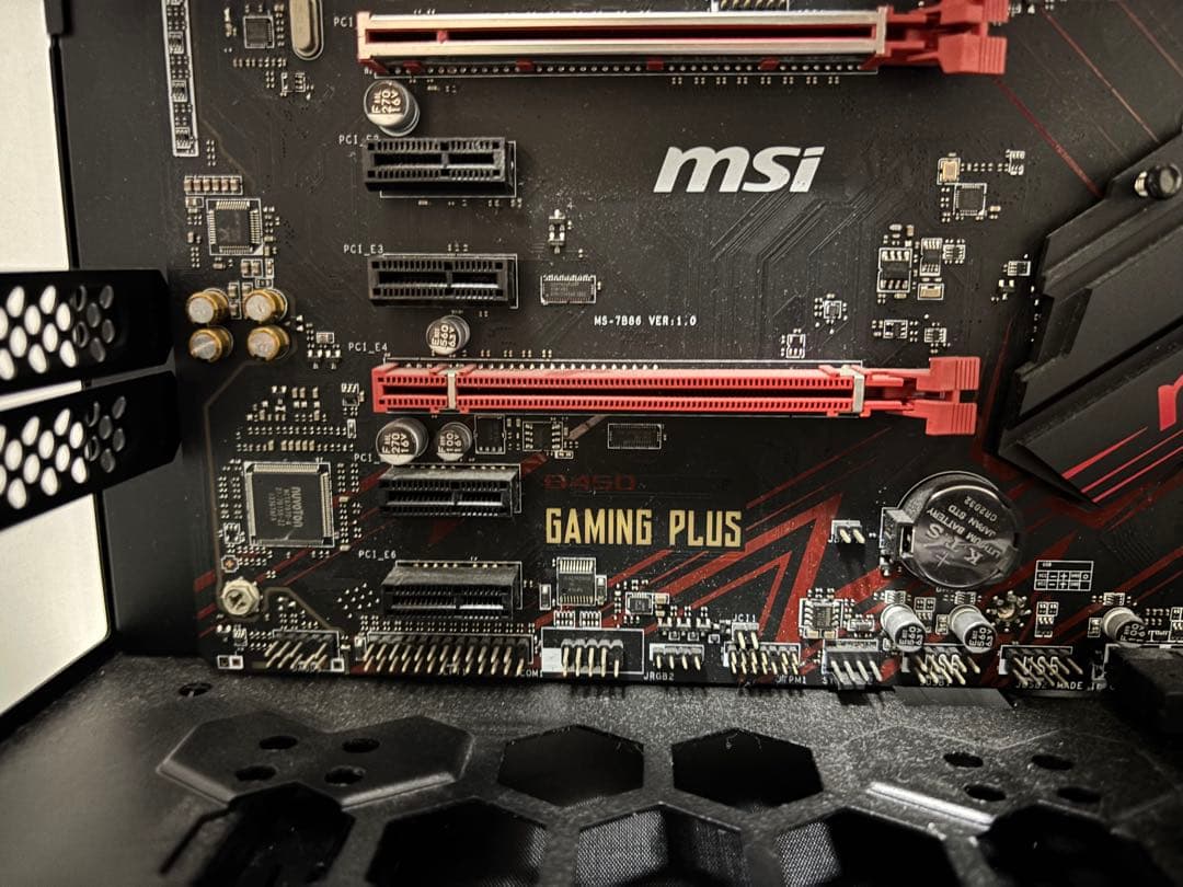 G-Tune PCケース　Ryzen7 2700 メモリ8GB×2 ＊動作未確認