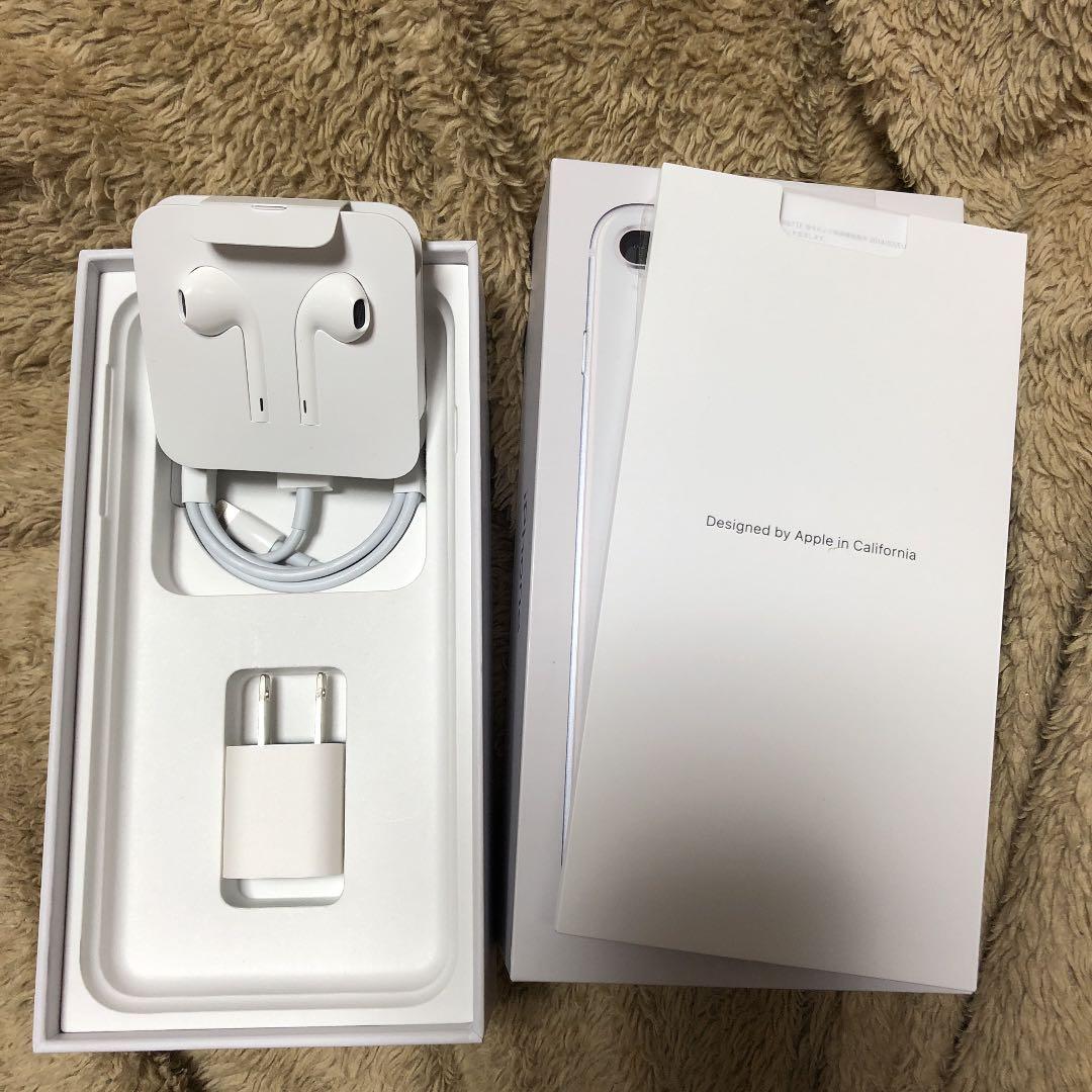 完動品　iPhone8plus 256GB Silver