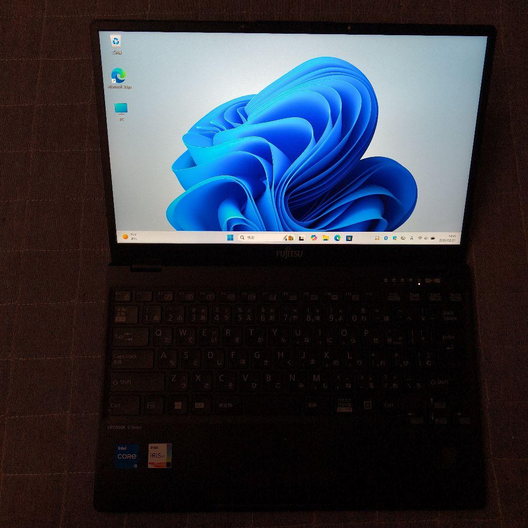 日本製 Fujitsu 美品 12世代 i5 8GB 512GB 超軽量 78
