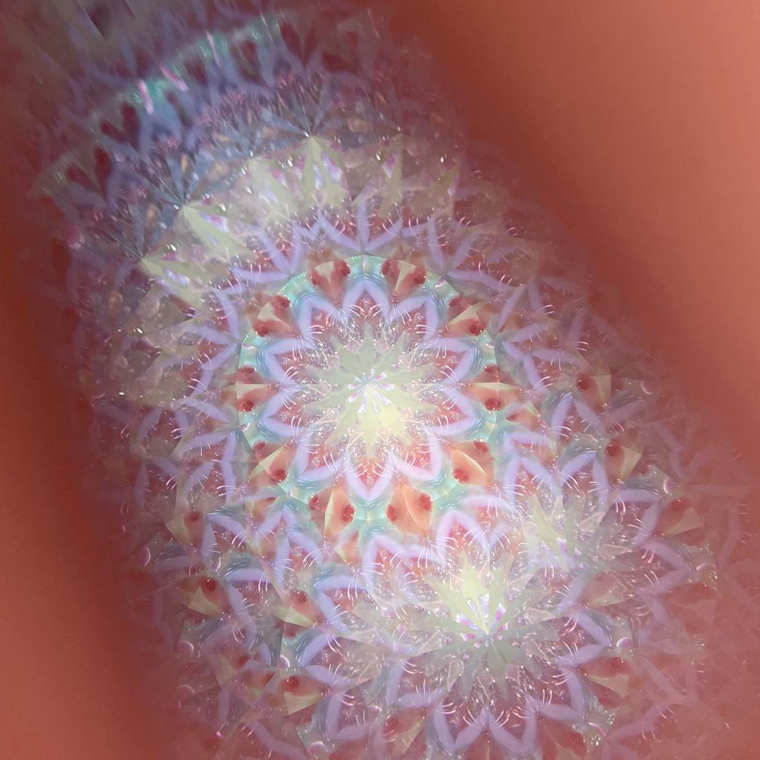 ピンクの万華鏡 グラスニーク