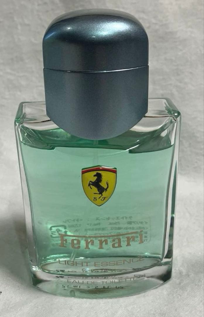 スクーデリア フェラーリ ライトエッセンス オードトワレ 75mL