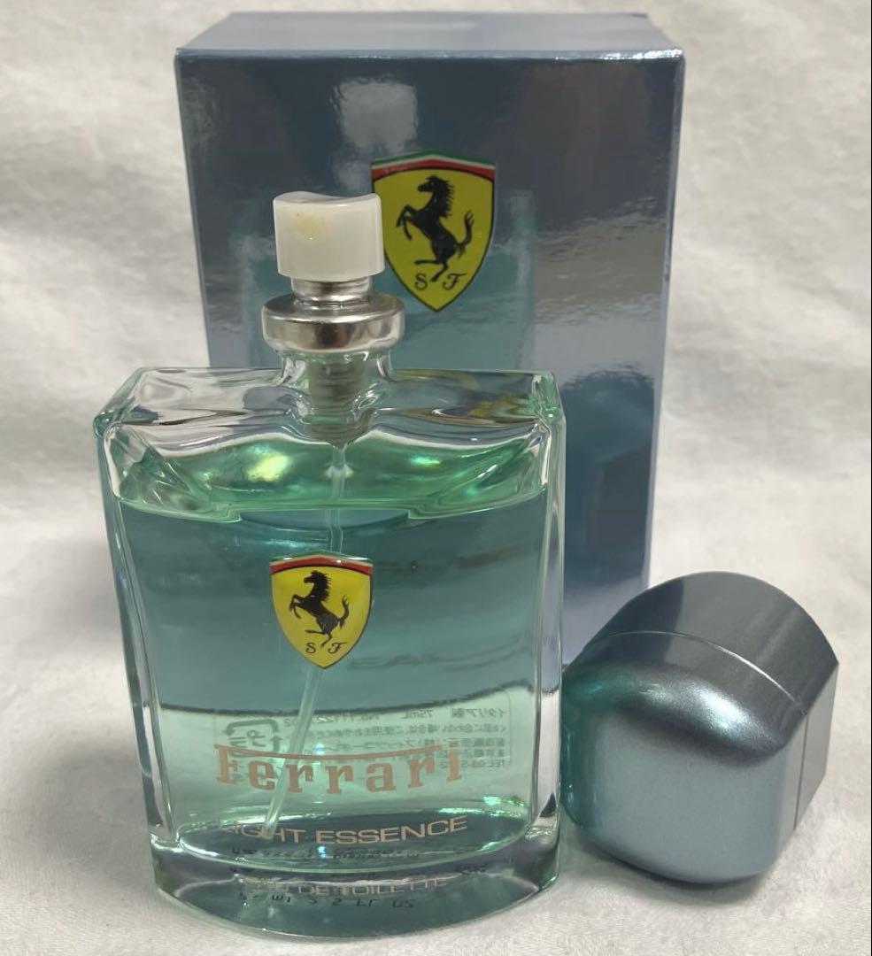 スクーデリア フェラーリ ライトエッセンス オードトワレ 75mL