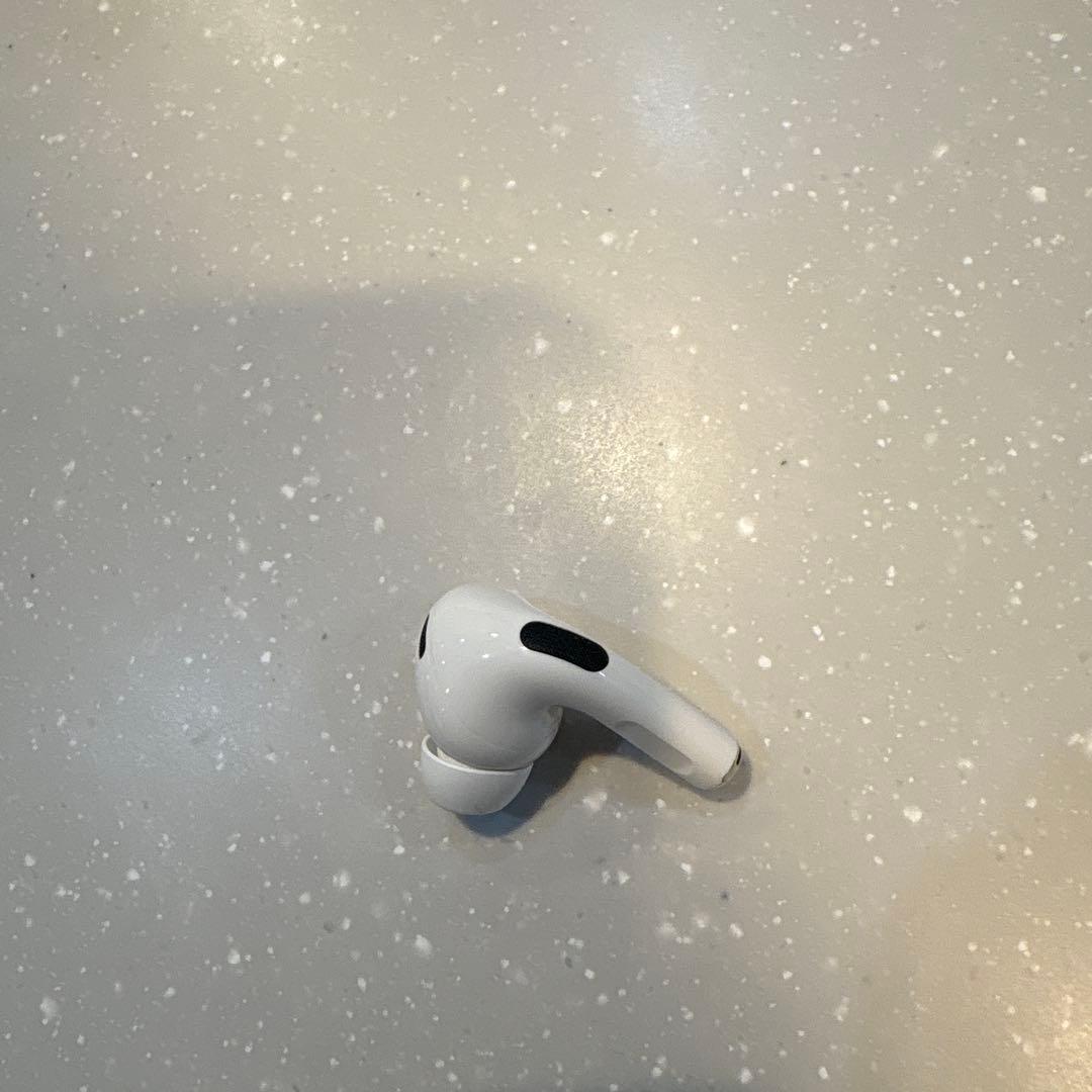 Apple AirPods pro 第二世代　タイプC 中古品　片耳のみ　左耳
