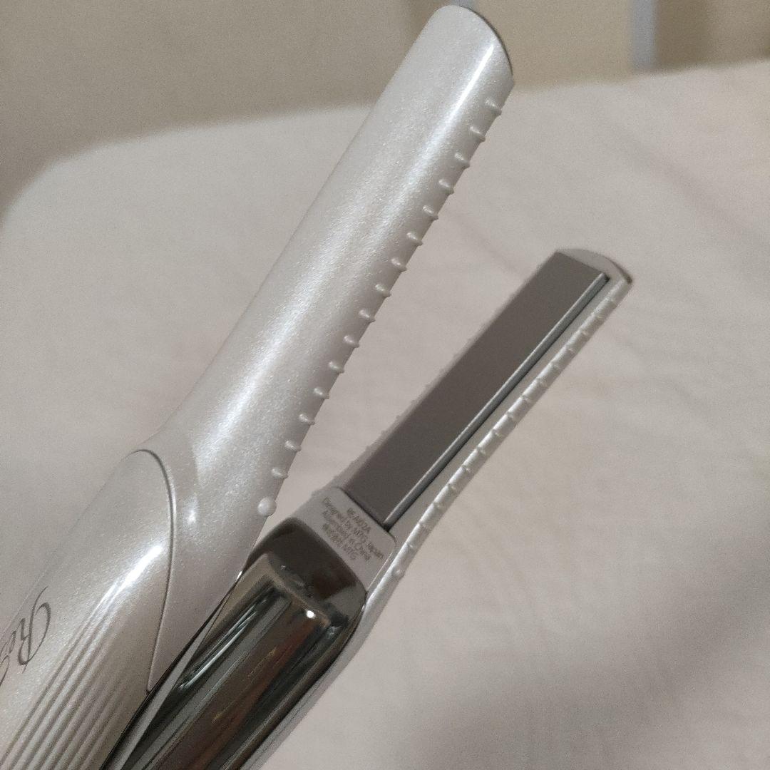 リファ　コードレスヘアアイロン