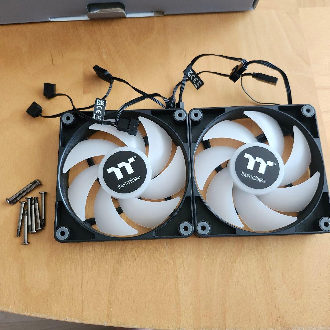 Thermaltake TH240 V2 ARGB Sync AIO液体クーラー