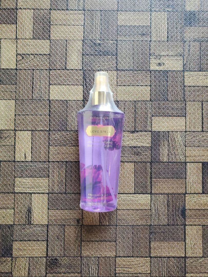 ヴィクトリアシークレット ボディミスト ラブスペル　250ml