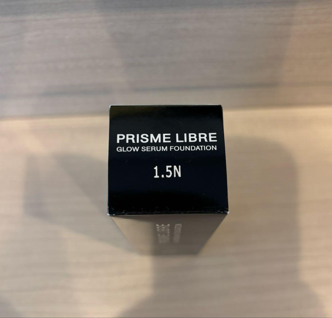 ジバンシイ プリズム リーブル グロウ セラム ファンデーション　1.5N