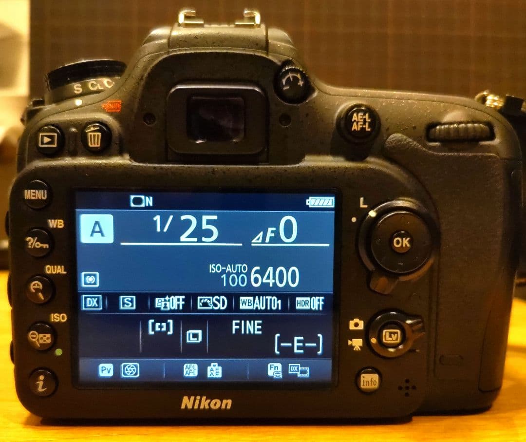 Nikon D7200ボディ　18-55レンズ