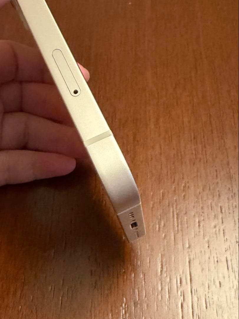 iPhone 13 本体 256GB スターライト 箱あり ケース付き