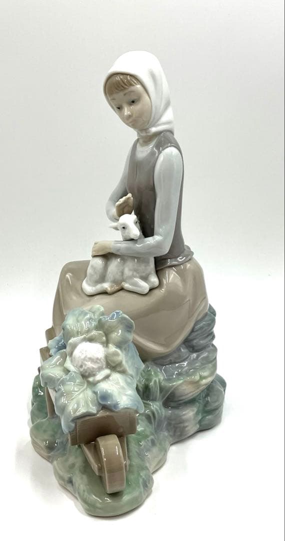LLADRO リヤドロ 子羊とお昼休み