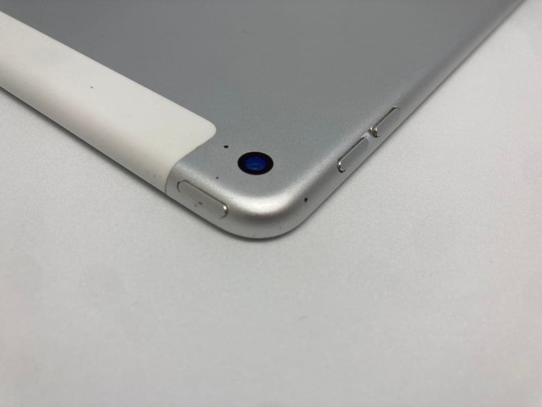 iPad mini4 64GB Cellular docomo 動作良好