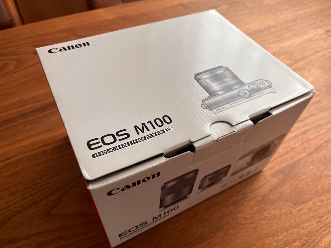 Canon EOS M100 ミラーレスカメラ　単焦点レンズ付