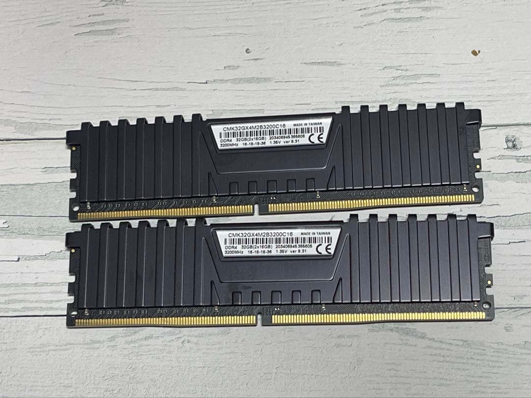 メモリー Corsair VENGEANCE LPX DDR4-3200MHz 32GB