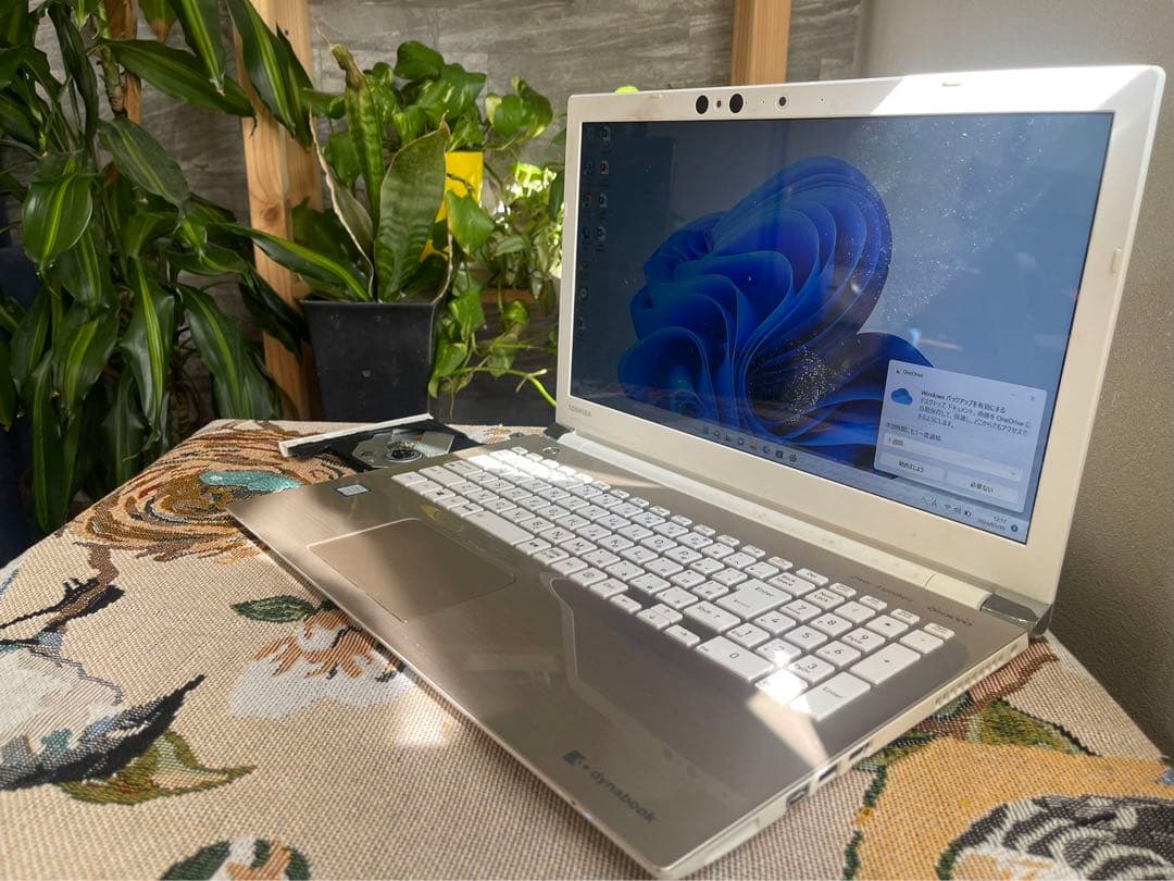 ノ-トパソコン【TOSHIBA 】 T75/GG第8世代 Core i7